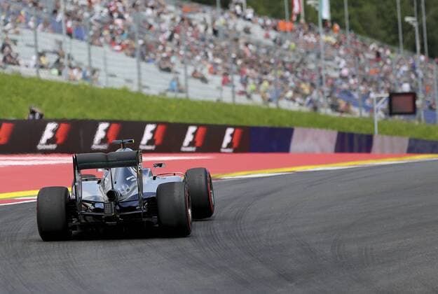 FORMULA 1 - GP of Austria 2016 SPIELBERG,AUSTRIA,01.JUL.16 - MOTORSPORTS, FORMULA 1 - Grand Prix of Austria, Red Bull Ring, free practice. Image shows a driver. GEPAxpictures xHansxOberlaender
