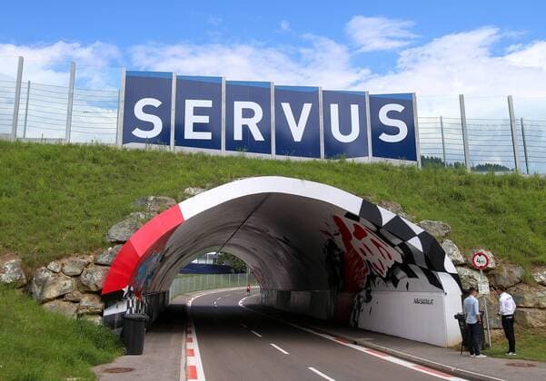 FORMULA 1 - GP of Austria 2016 SPIELBERG,AUSTRIA,01.JUL.16 - MOTORSPORTS, FORMULA 1 - Grand Prix of Austria, Red Bull Ring, free practice. Image shows a Servus sign. GEPAxpictures xChristianxWalgram