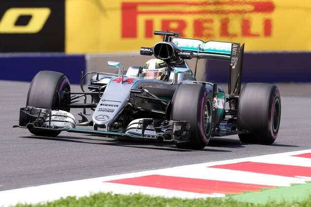 Motorsports: FIA Formula One World Championship WM Weltmeisterschaft 2016, Grand Prix of Austria, 44 Lewis Hamilton (GBR, Mercedes AMG Petronas Formula One Team), xHOCHxZWEIx