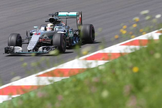 Motorsports: FIA Formula One World Championship WM Weltmeisterschaft 2016, Grand Prix of Austria, 44 Lewis Hamilton (GBR, Mercedes AMG Petronas Formula One Team), xHOCHxZWEIx