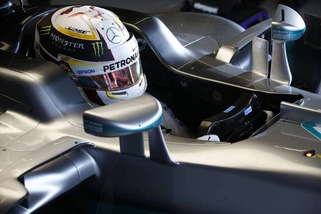 Motorsports: FIA Formula One World Championship WM Weltmeisterschaft 2016, Grand Prix of Austria, 44 Lewis Hamilton (GBR, Mercedes AMG Petronas Formula One Team), xHOCHxZWEIx