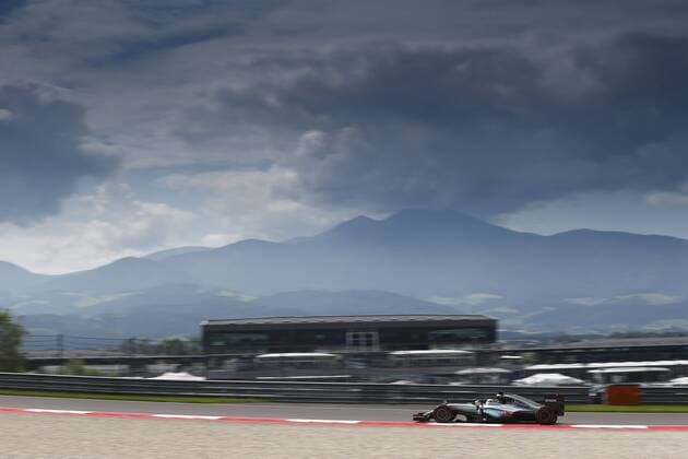 Motorsports: FIA Formula One World Championship WM Weltmeisterschaft 2016, Grand Prix of Austria, 44 Lewis Hamilton (GBR, Mercedes AMG Petronas Formula One Team), xHOCHxZWEIx