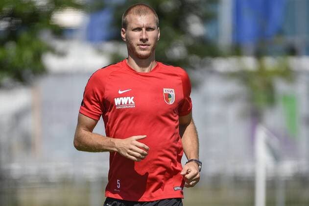 GER, Bundesliga, Training FC Augsburg 01.07.2016, WWK_Arena, Augburg, GER, Bundesliga, Training FC Augsburg, im Bild Ragnar Klavan ( FC Augsburg ) 5 nordphotox xSchreyer