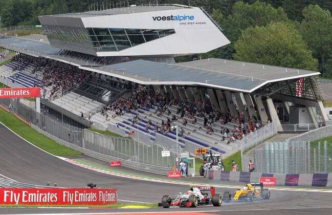 FORMULA 1 - GP of Austria 2016 SPIELBERG,AUSTRIA,01.JUL.16 - MOTORSPORTS, FORMULA 1 - Grand Prix of Austria, Red Bull Ring, free practice. Image shows Esteban Gutierrez (MEX Haas) and Kevin Magnussen (DEN Renault). GEPAxpictures xMarioxKneisl