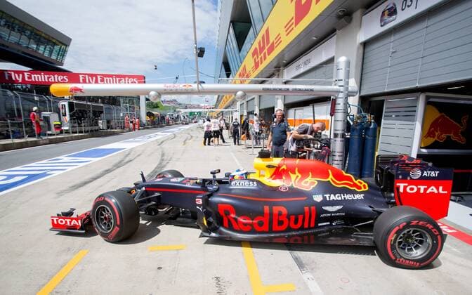 FORMULA 1 - GP of Austria 2016 SPIELBERG,AUSTRIA,01.JUL.16 - MOTORSPORTS, FORMULA 1 - Grand Prix of Austria, Red Bull Ring, free practice. Image shows Daniel Ricciardo (AUS Red Bull). GEPAxpictures xMaticxKlansek