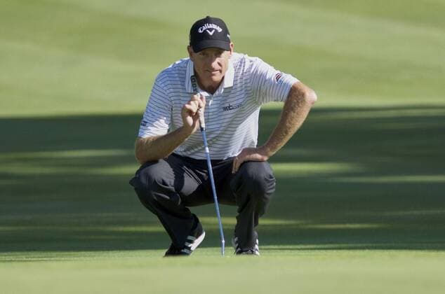 June 30, 2016: Jim Furyk lines up his putt during the first round of golf at the PGA Golf Herren World Golf Championships Bridgestone Invitational at Firestone Country Club in Akron, Ohio. (Photo by Shelley Lipton Icon Sportswire) GOLF: JUL 30 PGA - World Golf Championships-Bridgestone Invitational - First Round Icon160630069 EDITORIAL USE ONLY