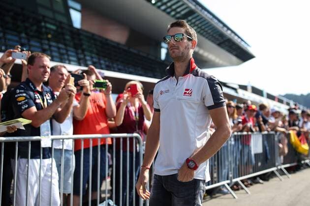 FORMULA 1 - GP of Austria 2016 SPIELBERG,AUSTRIA,02.JUL.16 - MOTORSPORTS, FORMULA 1 - Grand Prix of Austria, Red Bull Ring, qualifying, red carpet. Image shows Romain Grosjean (FRA Haas). GEPAxpictures xDanielxGoetzhaber