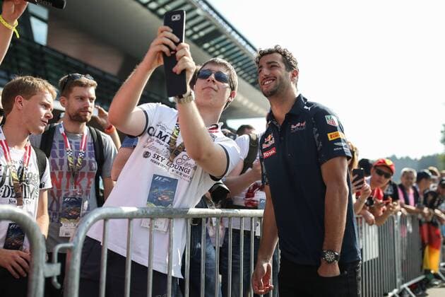 FORMULA 1 - GP of Austria 2016 SPIELBERG,AUSTRIA,02.JUL.16 - MOTORSPORTS, FORMULA 1 - Grand Prix of Austria, Red Bull Ring, qualifying, red carpet. Image shows Daniel Ricciardo (AUS Red Bull Racing). GEPAxpictures xDanielxGoetzhaber
