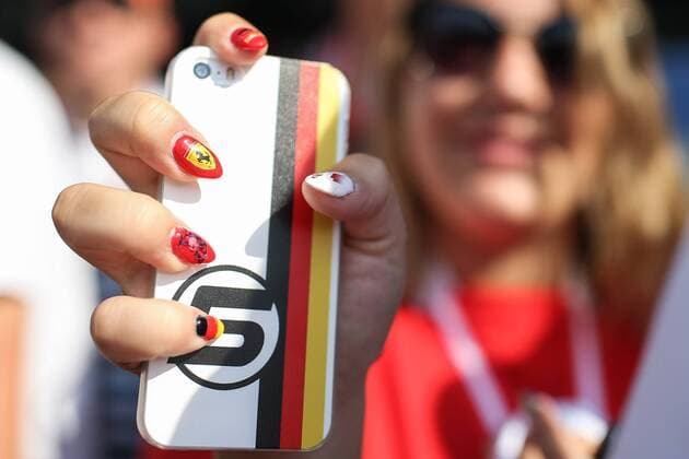FORMULA 1 - GP of Austria 2016 SPIELBERG,AUSTRIA,02.JUL.16 - MOTORSPORTS, FORMULA 1 - Grand Prix of Austria, Red Bull Ring, qualifying, red carpet. Image shows nails of a girl. GEPAxpictures xDanielxGoetzhaber