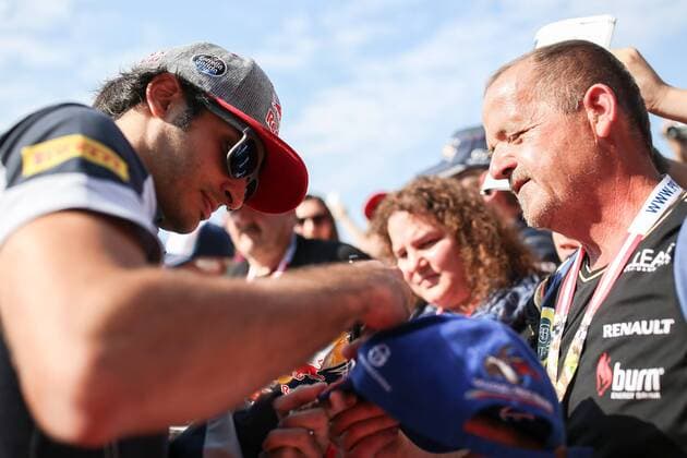 FORMULA 1 - GP of Austria 2016 SPIELBERG,AUSTRIA,02.JUL.16 - MOTORSPORTS, FORMULA 1 - Grand Prix of Austria, Red Bull Ring, qualifying, red carpet. Image shows Carlos Sainz (ESP Torro Rosso). GEPAxpictures xDanielxGoetzhaber