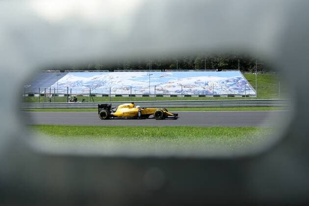 FORMULA 1 - GP of Austria 2016 SPIELBERG,AUSTRIA,02.JUL.16 - MOTORSPORTS, FORMULA 1 - Grand Prix of Austria, Red Bull Ring, qualifying. Image shows Kevin Magnussen (DEN Renault). GEPAxpictures xMaticxKlansek