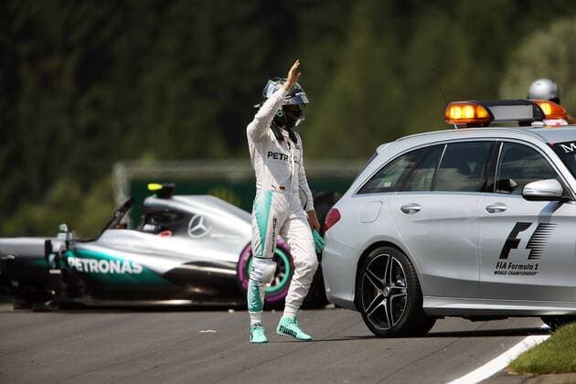 Formel 1, GP von Österreich, Crash Rosberg Austrian Grand Prix, Red Bull Ring 30 June - 3 July 2016 02.07.2016 Free Practice 3, Nico Rosberg (GER) Mercedes AMG F1 W07 Hybrid after he crashed in the third practice session. 