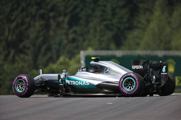 Formel 1, GP von Österreich, Crash Rosberg Austrian Grand Prix, Red Bull Ring 30 June - 3 July 2016 02.07.2016 Free Practice 3, Nico Rosberg (GER) Mercedes AMG F1 W07 Hybrid crashed in the third practice session. 
