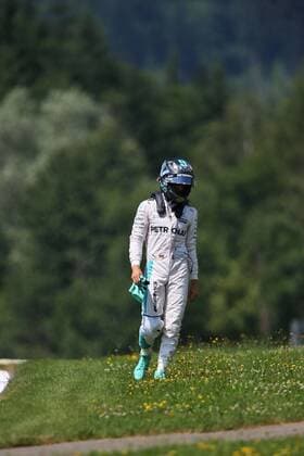 Formel 1, GP von Österreich, Crash Rosberg Austrian Grand Prix, Red Bull Ring 30 June - 3 July 2016 02.07.2016 Free Practice 3, Nico Rosberg (GER) Mercedes AMG F1 W07 Hybrid crashed in the third practice session. 