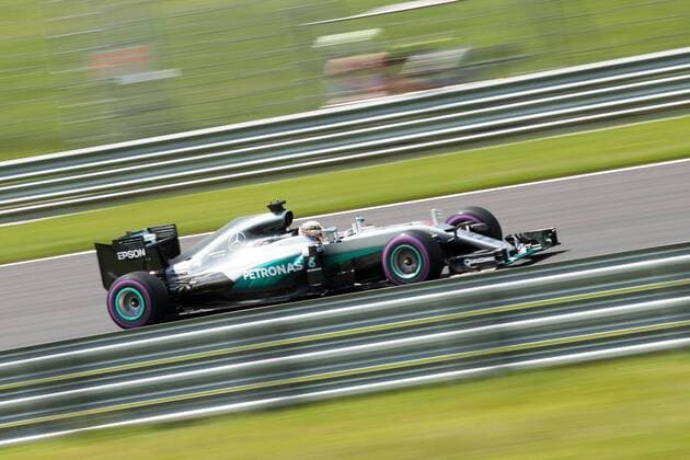 02.07.2016, Red Bull Ring, Spielberg, AUT, FIA, Formel 1, Grosser Preis von Oesterreich, Qualifying, im Bild Lewis Hamilton (GBR) Mercedes AMG Petronas F1 Team British Formula One driver Lewis Hamilton of Mercedes AMG F1 during the Qualifying for the Austrian Formula One Grand Prix at the Red Bull Ring in Spielberg, Austria on 2016 07 02. Spielberg  EP_gro  