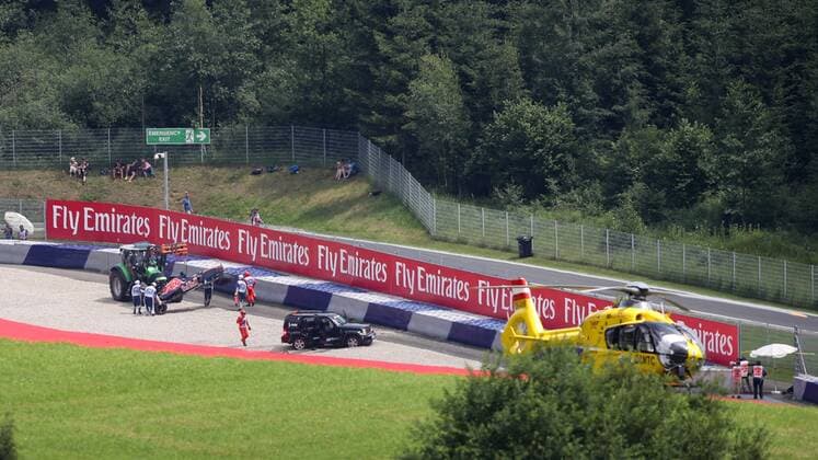 FORMULA 1 - GP of Austria 2016 SPIELBERG,AUSTRIA,02.JUL.16 - MOTORSPORTS, FORMULA 1 - Grand Prix of Austria, Red Bull Ring, qualifying. Image shows Daniil Kwjat (RUS Torro Rosso). Keywords: crash. GEPAxpictures xMaticxKlansek