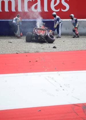Bilder des Tages - SPORT FORMULA 1 - GP of Austria 2016 SPIELBERG,AUSTRIA,02.JUL.16 - MOTORSPORTS, FORMULA 1 - Grand Prix of Austria, Red Bull Ring, qualifying. Image shows the car of Daniil Kwjat (RUS Torro Rosso). Keywords: crash. GEPAxpictures xChristianxWalgram