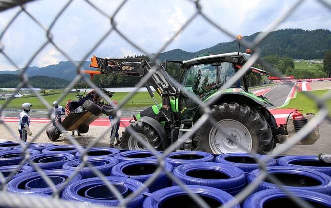 FORMULA 1 - GP of Austria 2016 SPIELBERG,AUSTRIA,02.JUL.16 - MOTORSPORTS, FORMULA 1 - Grand Prix of Austria, Red Bull Ring, qualifying. Image shows the car of Daniil Kwjat (RUS Torro Rosso). Keywords: crash. GEPAxpictures xChristianxWalgram