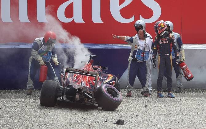 FORMULA 1 - GP of Austria 2016 SPIELBERG,AUSTRIA,02.JUL.16 - MOTORSPORTS, FORMULA 1 - Grand Prix of Austria, Red Bull Ring, qualifying. Image shows the car of Daniil Kwjat (RUS Torro Rosso). Keywords: crash. GEPAxpictures xChristianxWalgram