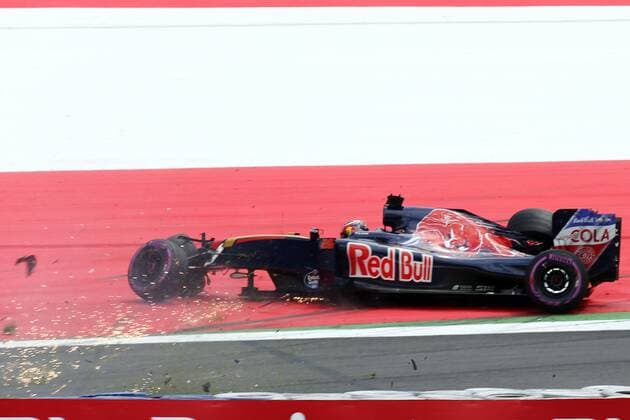 Formel 1, GP von Österreich, Crash von Daniil Kwjat Motorsports: FIA Formula One World Championship WM Weltmeisterschaft 2016, Grand Prix of Austria, 26 Daniil Kvyat (RUS, Scuderia Toro Rosso), xHOCHxZWEIx