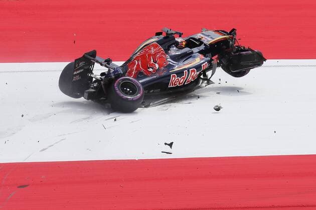 Bilder des Tages - SPORT Motorsports: FIA Formula One World Championship WM Weltmeisterschaft 2016, Grand Prix of Austria, 26 Daniil Kvyat (RUS, Scuderia Toro Rosso), xHOCHxZWEIx