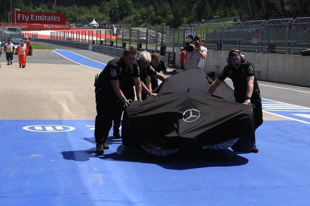 02.07.2016. Red Bull Circuit, Spielberg, Austria. F1 Grand pix of Austria. Qualifying sessions. Mercedes AMG Petronas W07 Hybrid & x2013; Nico Rosberg s car returned to the pit lane ater a heavy crash in qualifying xLeannexBoonx  ActionPlus11757406