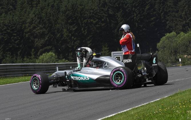 Nico Rosberg; Mercedes Grand Prix, Crsah, formula 1 GP, Austria in Spielberg, 02.07.2016 Photo:mspb Jerry Andre Crsah, Nico Rosberg; formula 1 GP, Austria