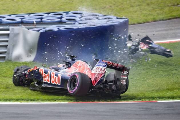 Formel 1, GP von Österreich, Crash von Daniil Kwjat 02.07.2016, Red Bull Ring, Spielberg, AUT, FIA, Formel 1, Grosser Preis von Oesterreich, Qualifying, im Bild Unfall von Daniil Kvyat (RUS) Scuderia Toro Rosso accident of Russian Formula One driver Daniil Kvyat of Scuderia Toro Rosso during the Qualifying for the Austrian Formula One Grand Prix at the Red Bull Ring in Spielberg, Austria on 2016 07 02. -Pressefoto Spielberg  EP_gro  