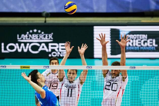 Volleyball, FIVB World League, Deutschland - Slowenien Lukas Kampa (11 Deutschland Germany) und Philipp Collin (20 Deutschland Germany) Block block ; FIVB Volleyball World League Group 3 Finals, fraport Arena, Frankfurt (Main) Germany, 20160702: 1st place match: Germany vs Slovenia (Deutschland gegen Slowenien) Frankfurt (Main) Copyright: Wuechnerx xEibner-Pressefoto EP_nwr