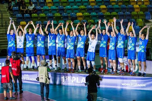 Slowenien feiert; FIVB Volleyball World League Group 3 Finals, fraport Arena, Frankfurt (Main) Germany, 20160702: 1st place match: Germany vs Slovenia (Deutschland gegen Slowenien) Frankfurt (Main) Copyright: Wuechnerx xEibner-Pressefoto EP_nwr