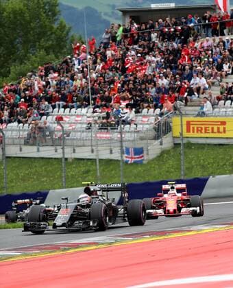 FORMULA 1 - GP of Austria 2016 SPIELBERG,AUSTRIA,03.JUL.16 - MOTORSPORTS, FORMULA 1 - Grand Prix of Austria, Red Bull Ring. Image shows Jenson Button (GBR Mc Laren Honda) and Kimi Raeikkoenen (FIN Ferrari). GEPAxpictures xHansxOberlaender