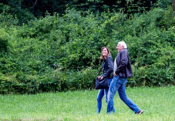 03.07.2016, Red Bull Ring, Spielberg, AUT, FIA, Formel 1, Grosser Preis von Oesterreich, Rennen, im Bild Dietrich Mateschitz (AUT) Red Bull Gruender und Eigentuemer mit seiner lebensgefaehrtin Marion Feichtner CEO and Founder of Red Bull Dietrich Mateschitz (AUT) with girlfrind Marion Feichtner before the Race for the Austrian Formula One Grand Prix at the Red Bull Ring in Spielberg, Austria on 2016 07 03. -Pressefoto Spielberg  Kein Release verfuegbar  