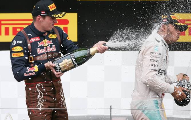 Formel 1, GP von Österreich, Sieger Lewis Hamilton FORMULA 1 - GP of Austria 2016 SPIELBERG,AUSTRIA,03.JUL.16 - MOTORSPORTS, FORMULA 1 - Grand Prix of Austria, Red Bull Ring, award ceremony. Image shows Max Verstappen (NED Red Bull) and Lewis Hamilton (GBR Mercedes GP). GEPAxpictures xMarioxKneisl