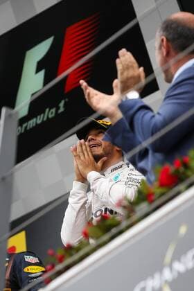 Formel 1, GP von Österreich, Sieger Lewis Hamilton FORMULA 1 - GP of Austria 2016 SPIELBERG,AUSTRIA,03.JUL.16 - MOTORSPORTS, FORMULA 1 - Grand Prix of Austria, Red Bull Ring, award ceremony. Image shows Lewis Hamilton (GBR Mercedes GP). GEPAxpictures xDanielxGoetzhaber