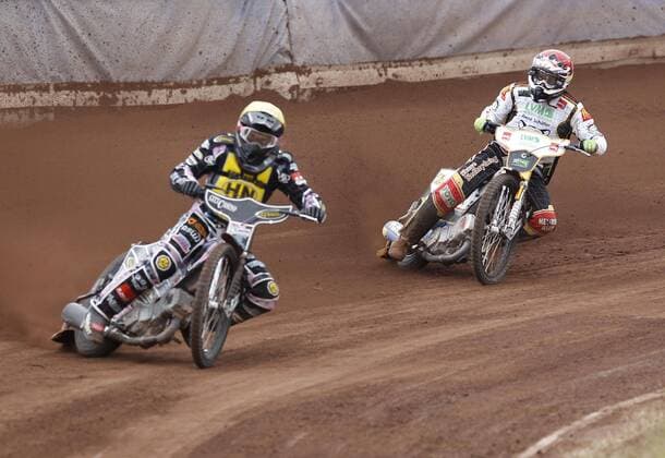 Speedway Hessen - Speedway Bundesliga Team Cup 2016 03.07.2016 DMV White Tigers - Brokstedt Wikinger v.l. Kai Huckenbeck (Brokstedt - gelber Helm), Bjarne Pedersen (DMV White Tigers - roter Helm) Speedway Team Cup 2016