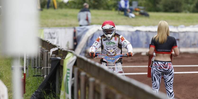 Speedway Hessen - Speedway Bundesliga Team Cup 2016 03.07.2016 DMV White Tigers - Brokstedt Wikinger v.l. Davey Watt (DMV White Tigers - roter Helm) Speedway Team Cup 2016