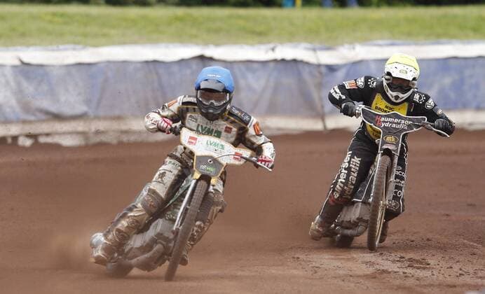Speedway Hessen - Speedway Bundesliga Team Cup 2016 03.07.2016 DMV White Tigers - Brokstedt Wikinger v.l. Daniel Spiller (DMV White Tigers - blauer Helm), Mathias Kröger (Brokstedt - gelber Helm) Speedway Team Cup 2016