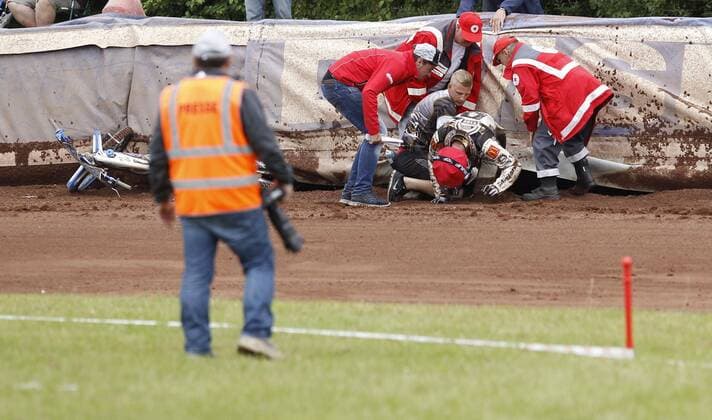 Speedway Hessen - Speedway Bundesliga Team Cup 2016 03.07.2016 DMV White Tigers - Brokstedt Wikinger v.l. Max Dilger (DMV White Tigers - roter Helm) Speedway Team Cup 2016