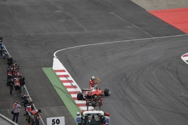 Formel 1, GP von Österreich, Vettel mit Reifenplatzer Austrian Grand Prix, Red Bull Ring 30 June - 3 July 2016 03.07.2016 - Sebastian Vettel (GER) Accident Scuderia Ferrari SF16-H 