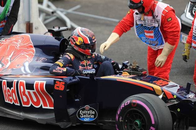 03.07.2016. Red Bull Circuit, Spielberg, Austria. F1 Grand pix of Austria. Race Day. Scuderia Toro Rosso STR11 & x2013; Daniil Kvyat retires at Turn 1 on lap 1 xLeannexBoonx  ActionPlus11757891