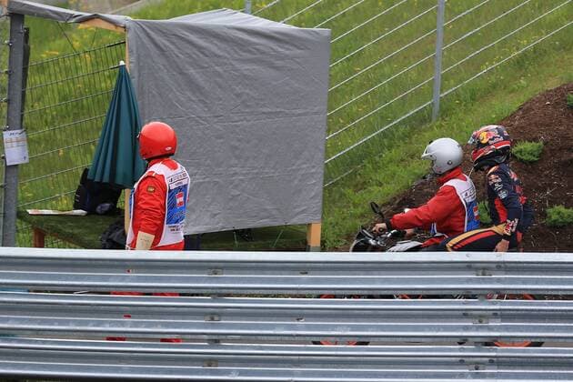 03.07.2016. Red Bull Circuit, Spielberg, Austria. F1 Grand pix of Austria. Race Day. Scuderia Toro Rosso STR11 & x2013; Daniil Kvyat retires at Turn 1 xLeannexBoonx  ActionPlus11757879