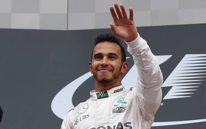 FORMULA 1 - GP of Austria 2016 SPIELBERG,AUSTRIA,03.JUL.16 - MOTORSPORTS, FORMULA 1 - Grand Prix of Austria, Red Bull Ring. Image shows the rejoicing of Lewis Hamilton (GBR Mercedes GP). GEPAxpictures xChristianxWalgram
