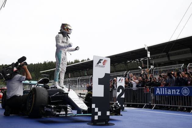 Motorsports: FIA Formula One World Championship WM Weltmeisterschaft 2016, Grand Prix of Austria, 44 Lewis Hamilton (GBR, Mercedes AMG Petronas Formula One Team), xHOCHxZWEIx