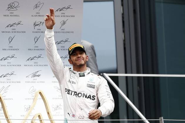 Motorsports: FIA Formula One World Championship WM Weltmeisterschaft 2016, Grand Prix of Austria, 44 Lewis Hamilton (GBR, Mercedes AMG Petronas Formula One Team), xHOCHxZWEIx