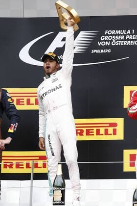 Motorsports: FIA Formula One World Championship WM Weltmeisterschaft 2016, Grand Prix of Austria, 44 Lewis Hamilton (GBR, Mercedes AMG Petronas Formula One Team), xHOCHxZWEIx