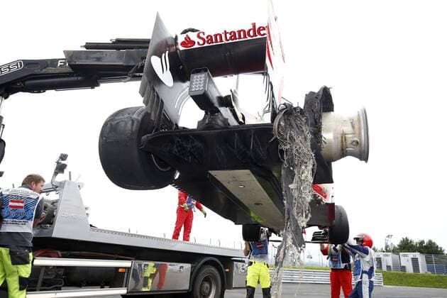 Formel 1, GP von Österreich, Vettel mit Reifenplatzer Motorsports: FIA Formula One World Championship WM Weltmeisterschaft 2016, Grand Prix of Austria, car of 5 Sebastian Vettel (GER, Scuderia Ferrari), xHOCHxZWEIx