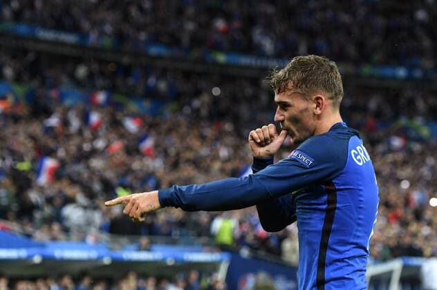 Antoine Griezmann (France) ; July 3, 2016 - Football : UEFA EURO EM Europameisterschaft Fussball France 2016, quarter-final, France 5-2 Iceland at Stade de France, Saint-Denis, France.; Joy Goal 4-0 ; Noxthirdxpartyxsales  (ptmb_euro16_FRAICE_087)