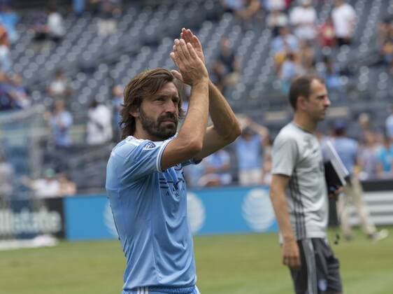 USA: NYC FC vs Red Bulls Andrea Pirlo (21) of New York Football Club applauds fans after MLS Fussball Herren USA soccer game against New York Red Bulls at Yankee stadium NYC FC won 2 - 0  LevxRadin
