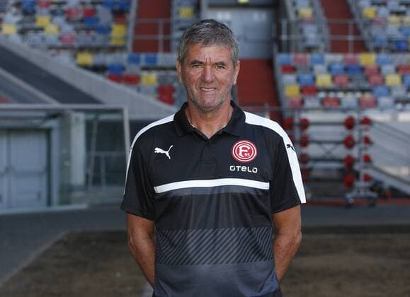 Düsseldorf, Deutschland, Offizieller Fototermin 1. Mannschaft Fortuna Düsseldorf , 2. Fußball- BL am 04.07.2016 in der Esprit Arena in Düsseldorf Cheftrainer Friedhelm Funkel (F 95)