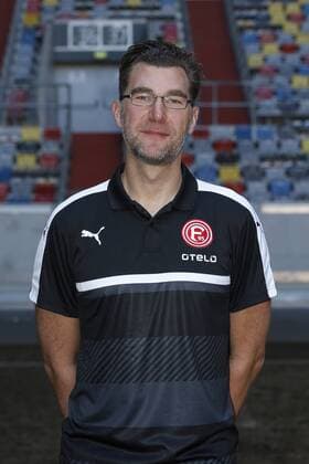 Düsseldorf, Deutschland, Offizieller Fototermin 1. Mannschaft Fortuna Düsseldorf , 2. Fußball- BL am 04.07.2016 in der Esprit Arena in Düsseldorf Mannschaftsbetreuer Oliver Paashaus (F 95)